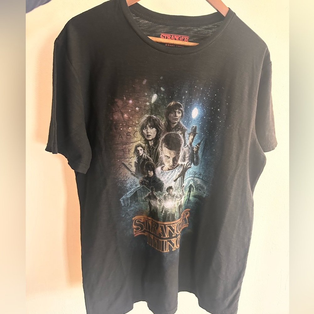 Stranger Things T-Shirt – Official Netflix Merchandise – Size Large – Black